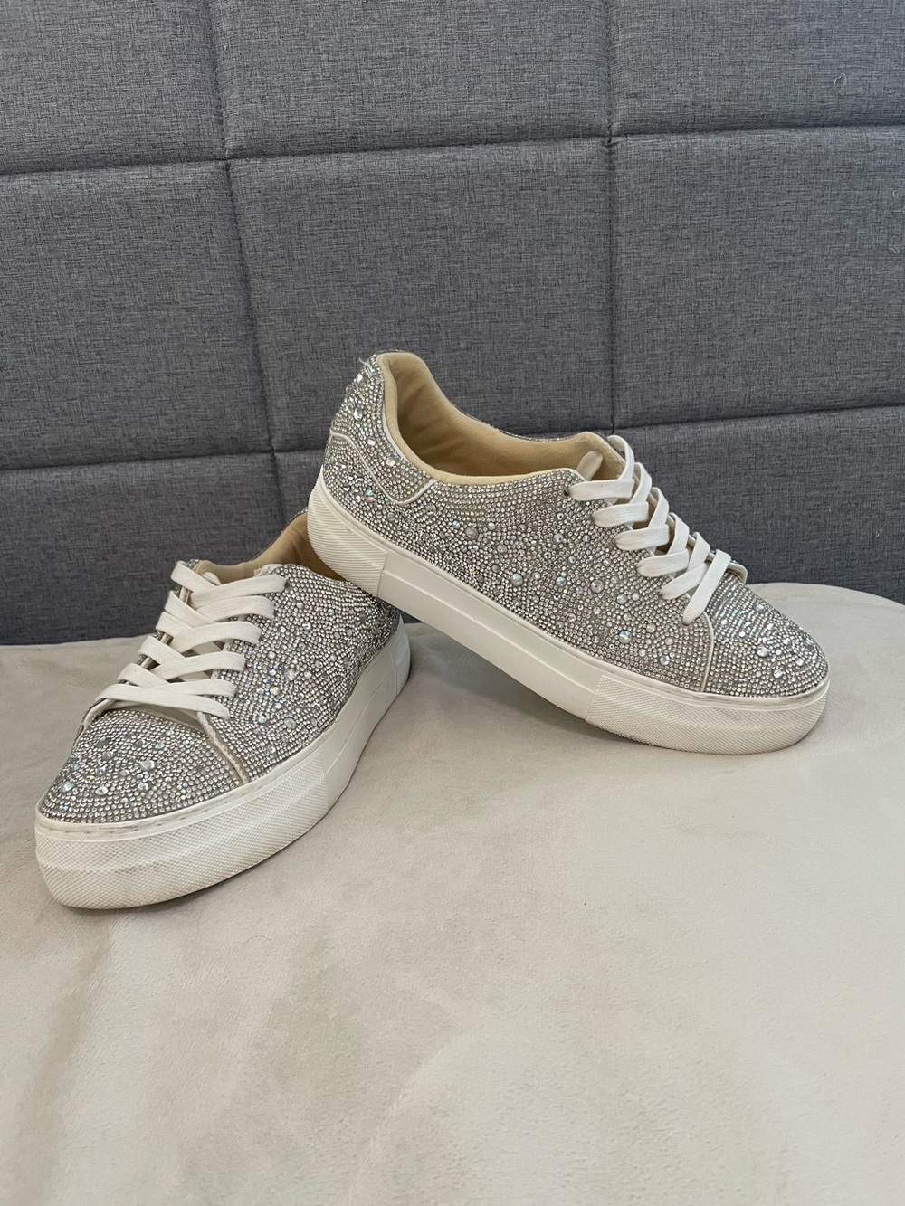 Betsey Johnson Sidny Rhinestone Platform Sneakers Silver Women’s Size 9